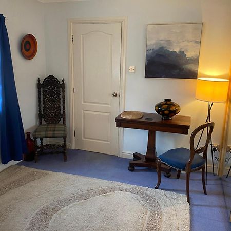 Beautiful private room with Kingsize bed&large private en-suite Peterborough Buitenkant foto