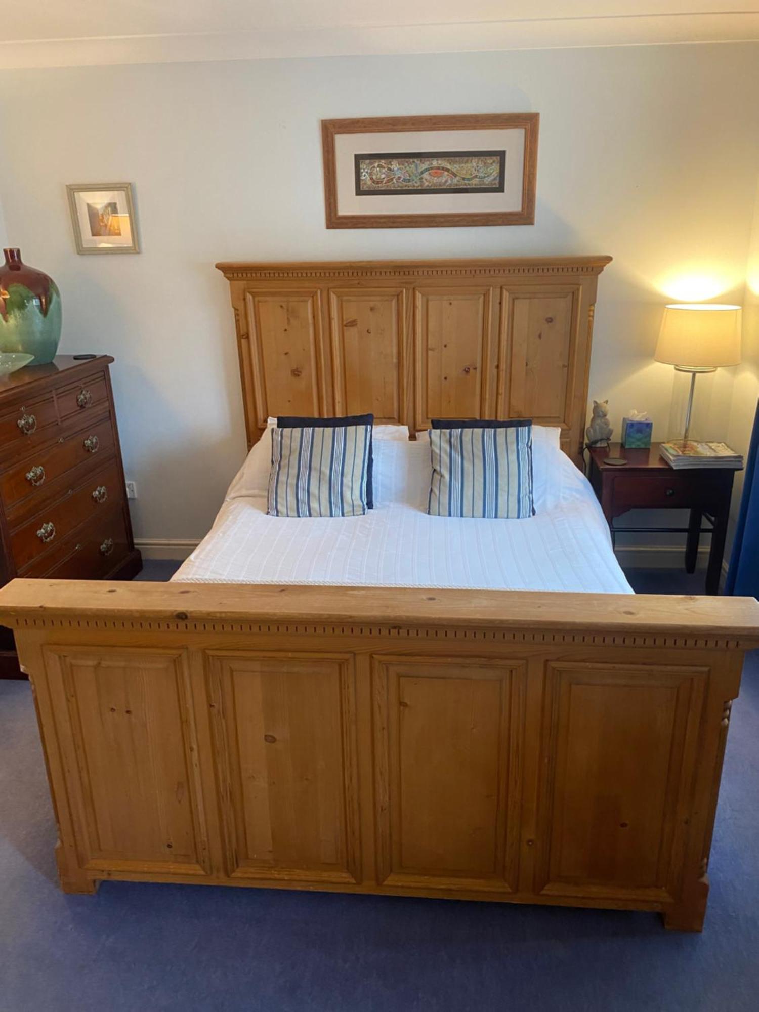 Beautiful private room with Kingsize bed&large private en-suite Peterborough Buitenkant foto